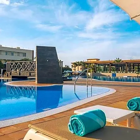 Hotel Iberostar Waves Gaviotas Park 4*